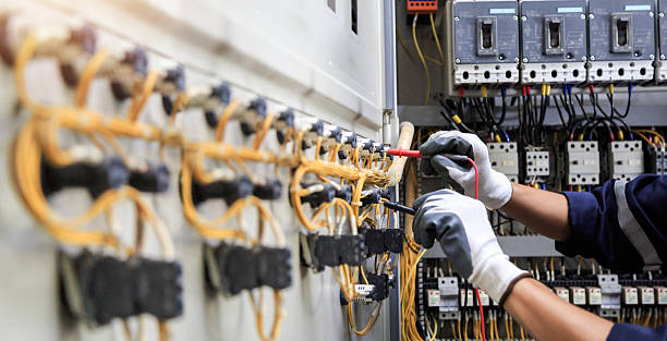 Professional Electrician technician working in Marion, IA